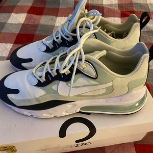 WOMENS Nike Air Max 270 Size 12